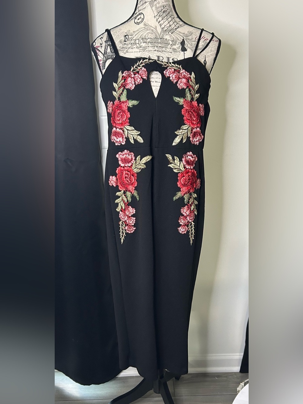 Women’s New Floral Embroidered Jumpsuit (XS)